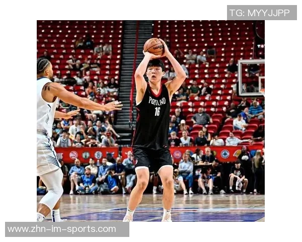 曾令旭点评杨瀚森首秀表现称其需时间适应国内篮球环境