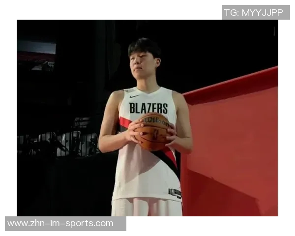 杨瀚森上半场未能登场开拓者暂时领先对手3分继续期待他的表现 杨瀚森上半场未能登场开拓者暂时领先对手3分继续期待他的表现