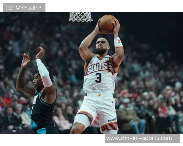 狄龙三分手感不佳仅中一球贡献14分4板1助2断并压哨罚球两次